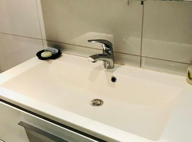 Appartement Idyllische Und Ruhig Gelegene 1zkb In *